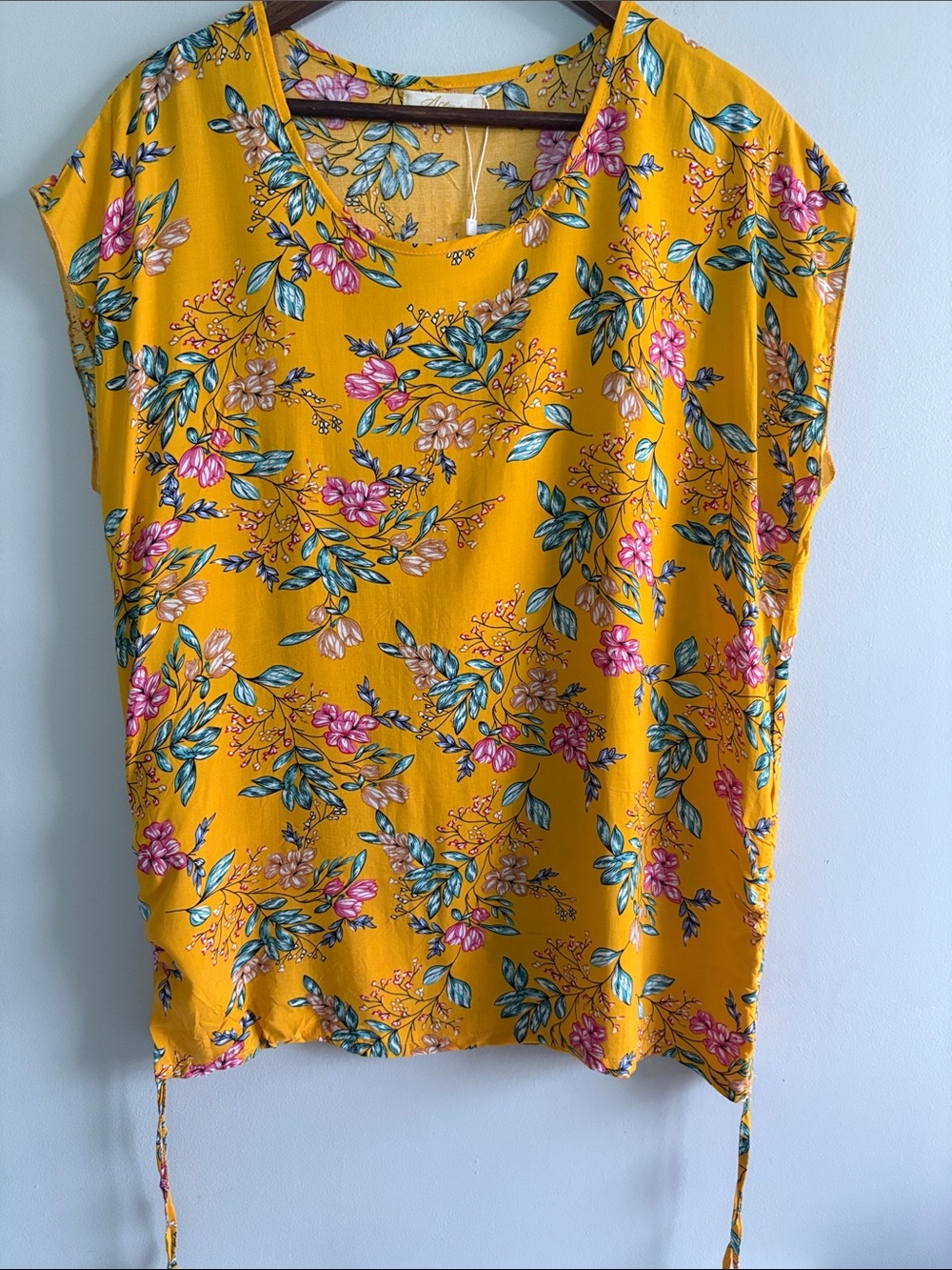 Ace Fashion 1X Yellow Floral Side Ruched Blouse Plus Size Short Sleeve Top